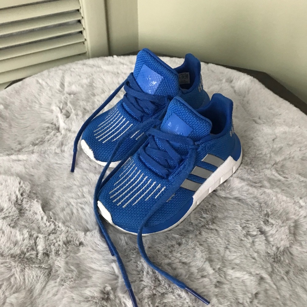 Adidas Toddler size 6 Running Shoes - Picture 2 of 3